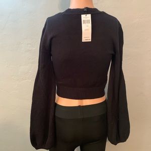 ✨2x49✨BCBGeneration Cropped Sweater